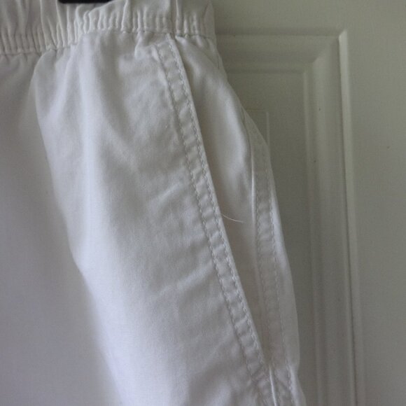 H&M women's white shorts M new with tags 100% cotton elastic & tie waist reg fit - Picture 3 of 12